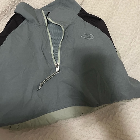 North face rain jacket - Picture 2 of 2